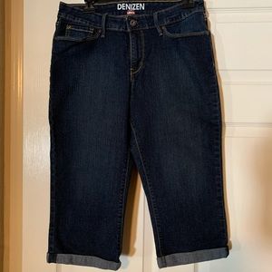 Levis Capris pants